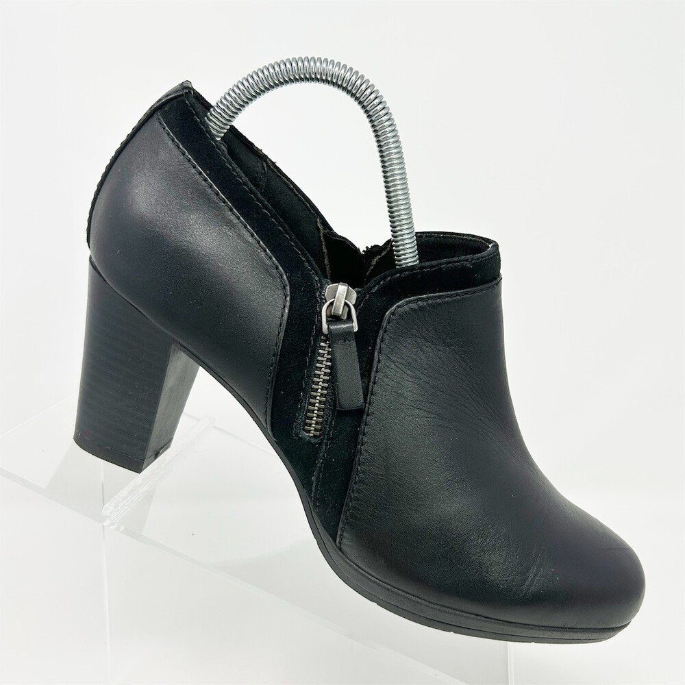 Clarks Collection Black Ankle Booties Side Zip Block Heel Comfort Size 9.5